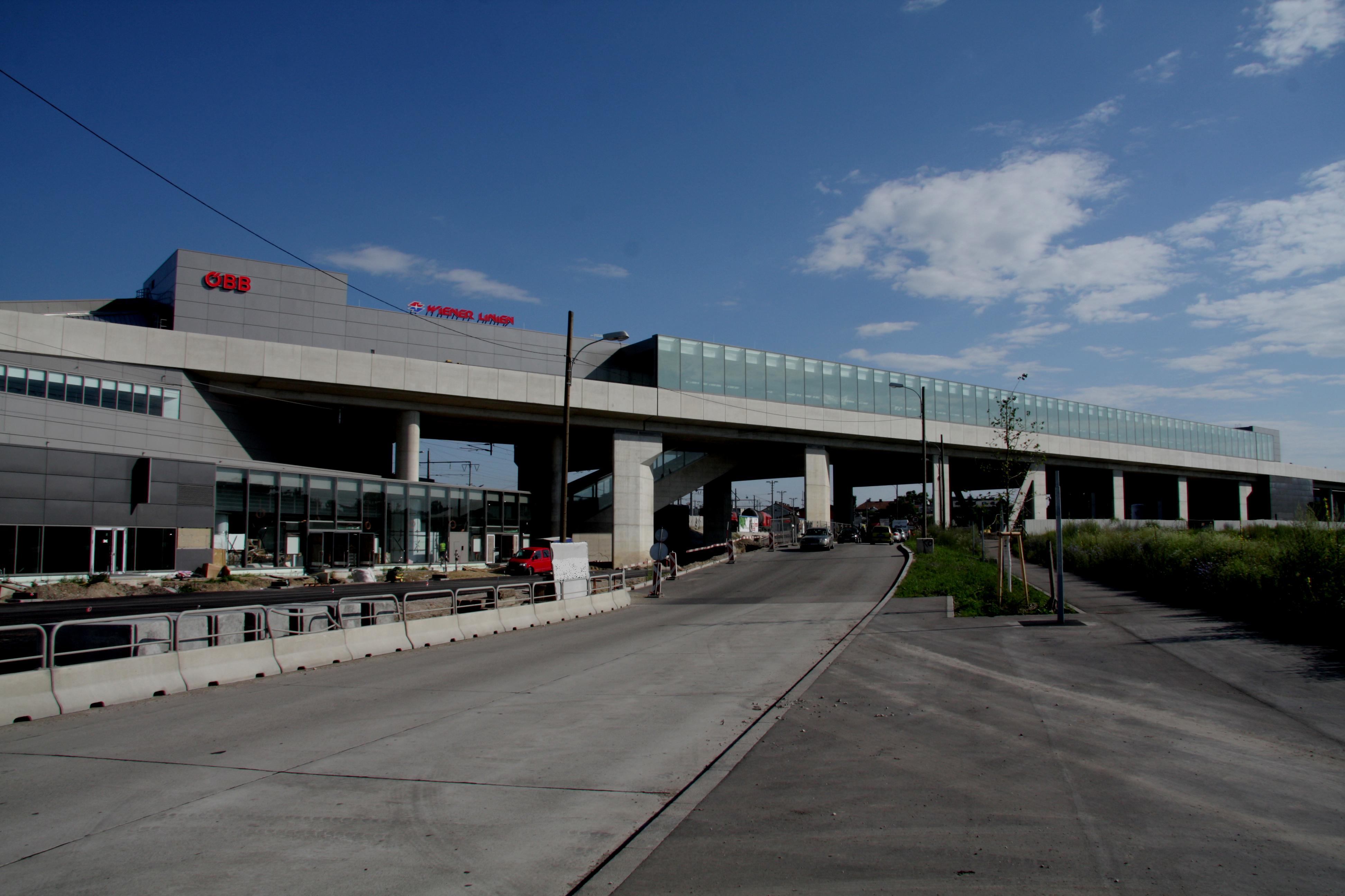 Wiener U-Bahnlinie 2, Baulos 8 - Stadlau - Út- és hídépítés