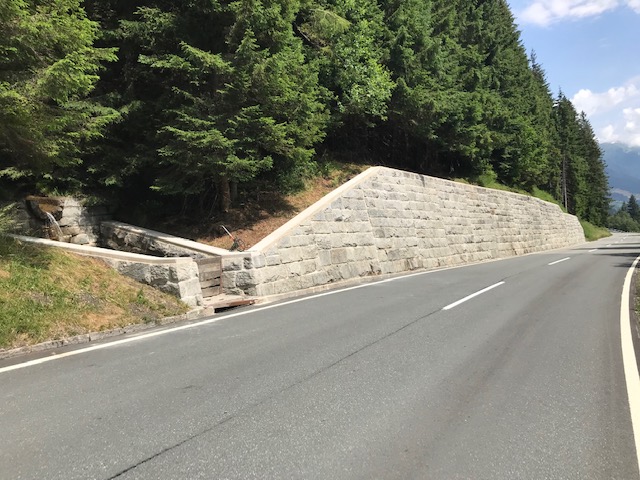 Mauersanierung an der Gerlos Alpenstraße in Krimml - Út- és hídépítés