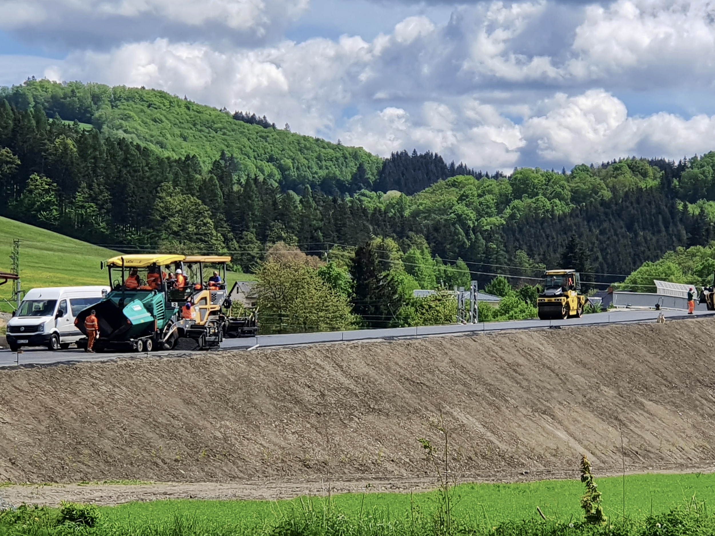 Silnice III/05736, Vsetín – sanace silničního tělesa, ul. Bobrky - Út- és hídépítés