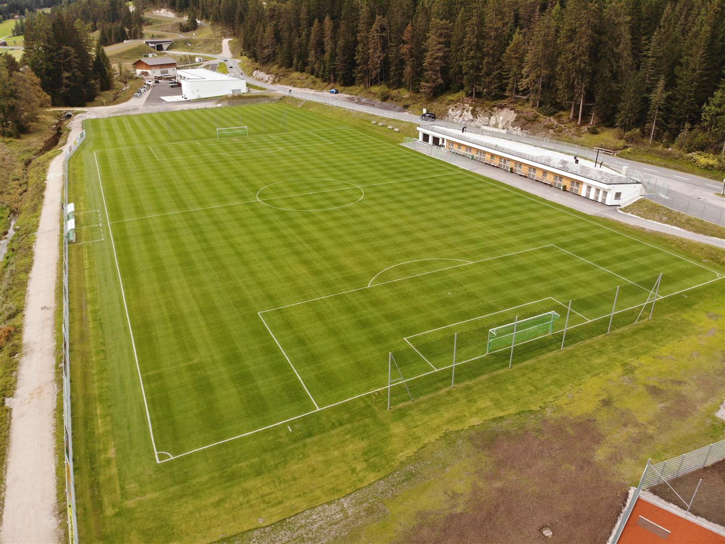 Sportplatz, Seefeld - Mélyépítés