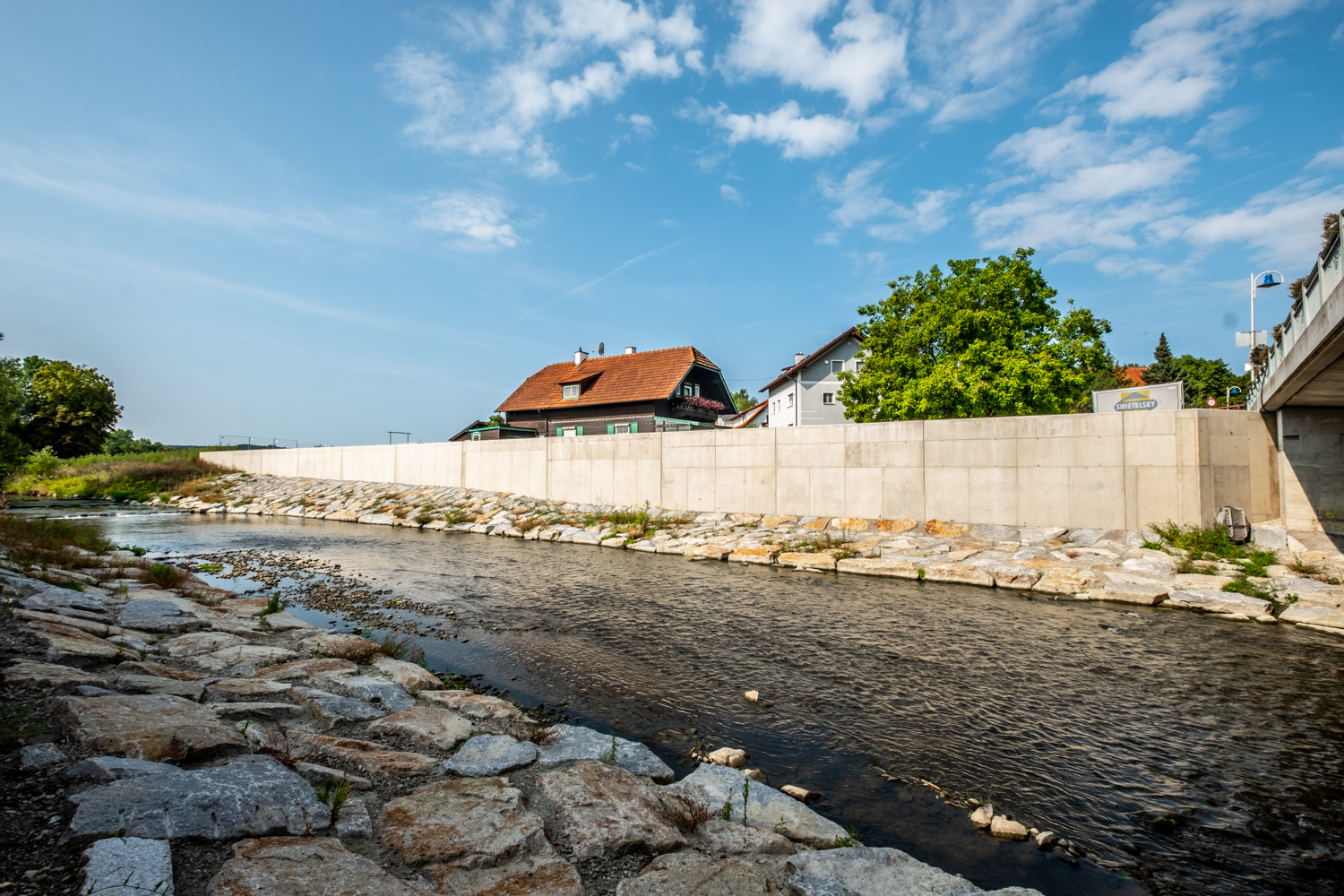 Hochwasserschutz Antiesen - Magasépítés