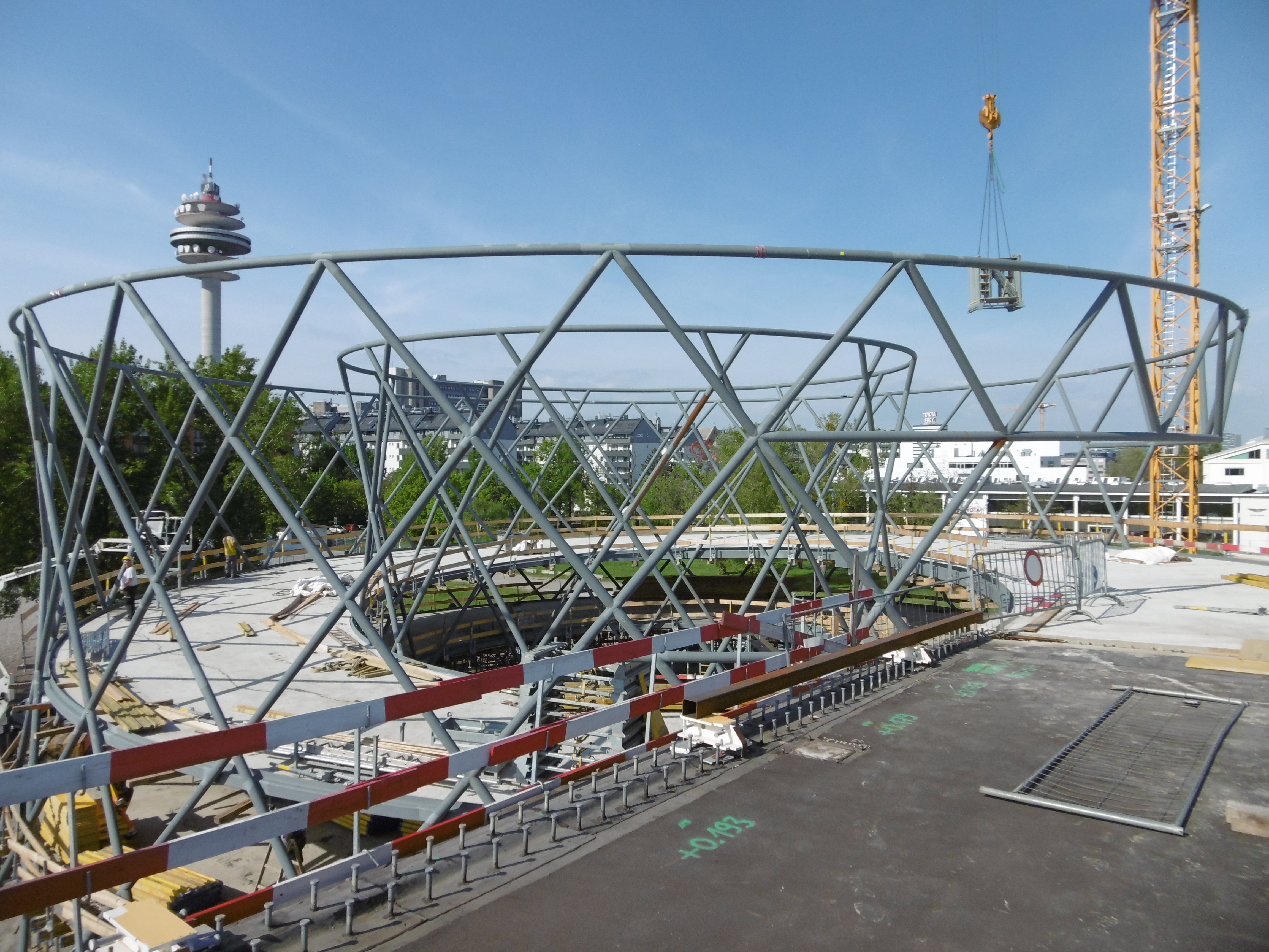 Südbahnhofbrücke Rampe Nord & Wendel - Magasépítés