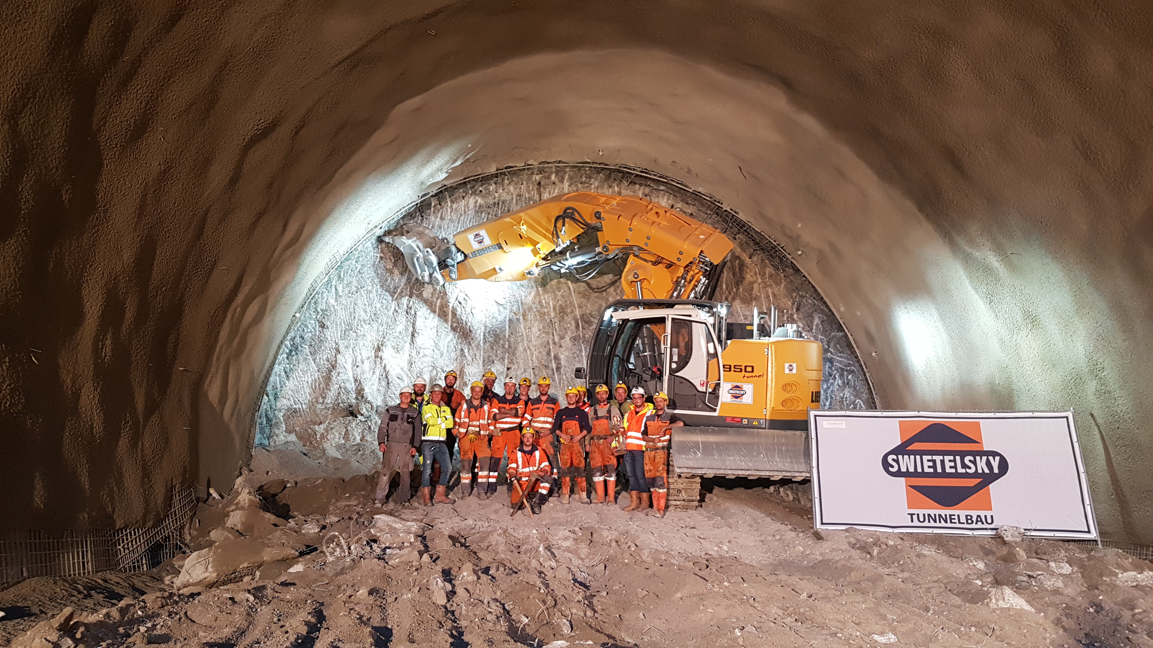 A11 Karawankenautobahn - 2. Röhre Karawankentunnel - Alagútépítés