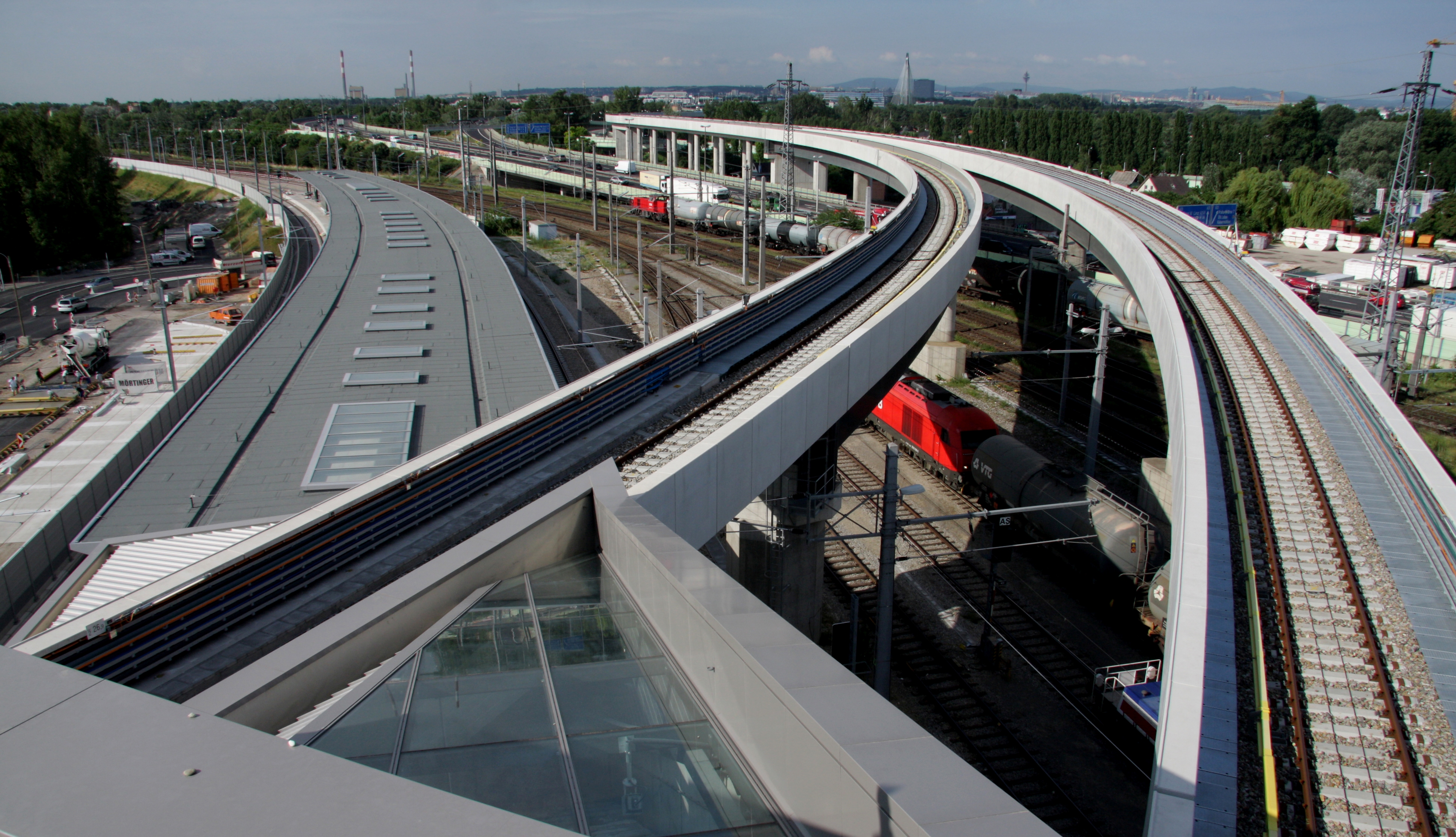 Wiener U-Bahnlinie 2, Baulos 8 - Stadlau - Út- és hídépítés