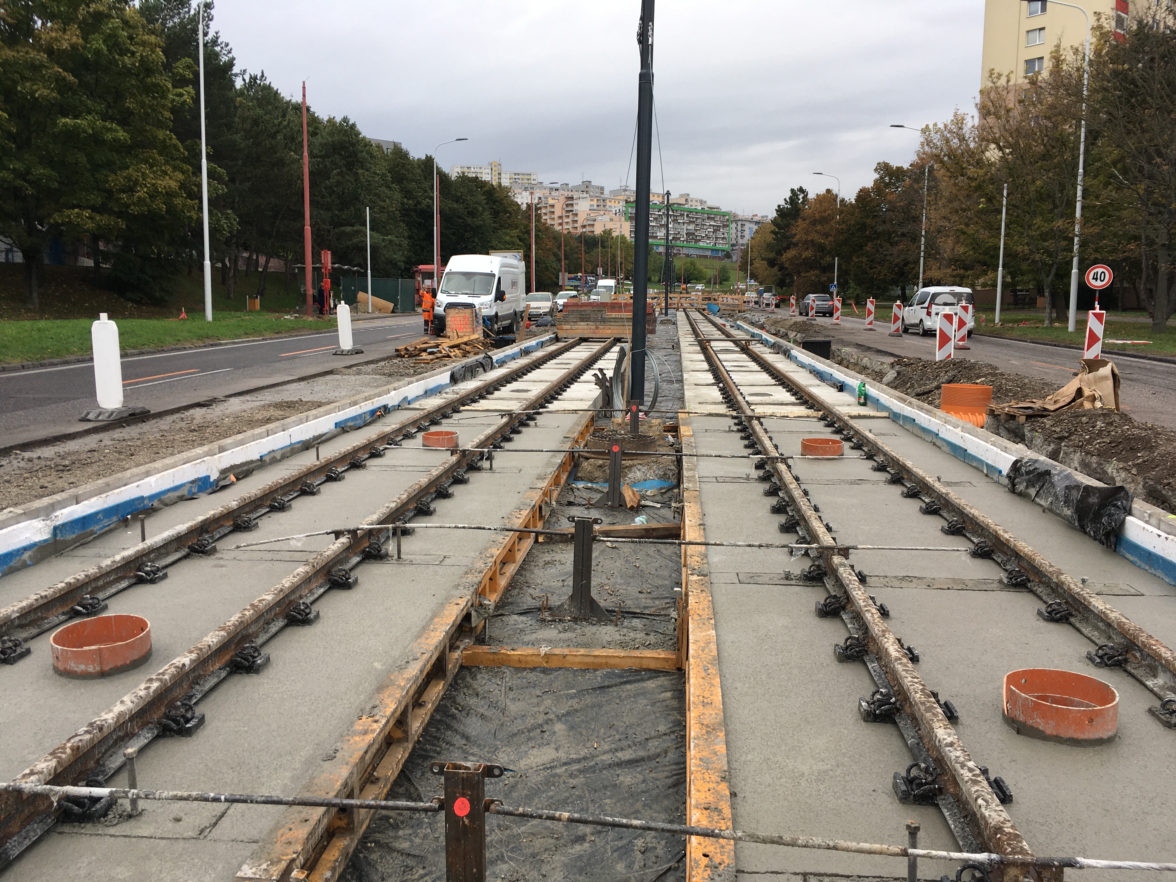 Tramvajová trať Dúbravsko – Karloveská radiála  - Vasútépítés